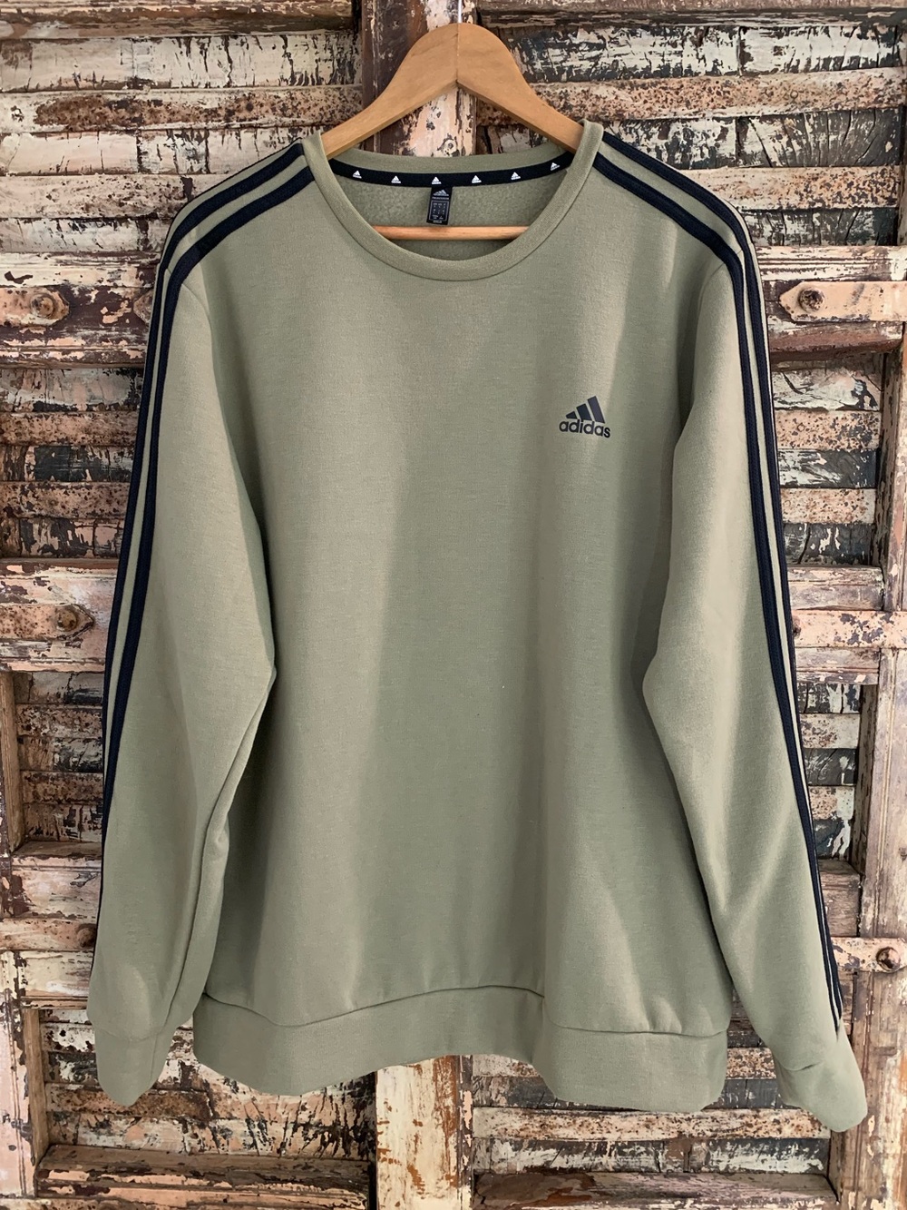 Adidas Men’s Primegreen Crewneck Sweatshirt w/Black Stripes Like New! L